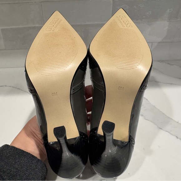 NEW IN BOX Guess by Marciano Chevonne Black and Gray Patent Heels - Picture 4 of 7